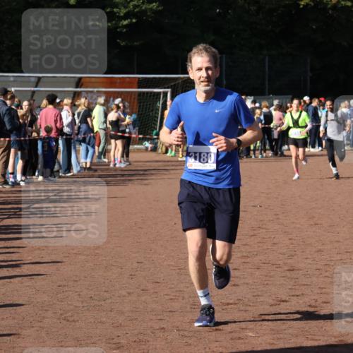 27.09.2026 - 35. Volkslauf durch das schöne Alstertal Strokosch-Dieckow http://msf.ph/oto/10583416 27.09.2026 11:26:05 Ziel 3180 meine-sportfotos.de