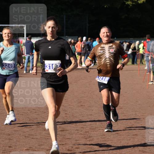 27.09.2026 - 35. Volkslauf durch das schöne Alstertal Strokosch-Dieckow http://msf.ph/oto/10583442 27.09.2026 11:25:43 Ziel 1409, 3118, 3167, 3249 meine-sportfotos.de