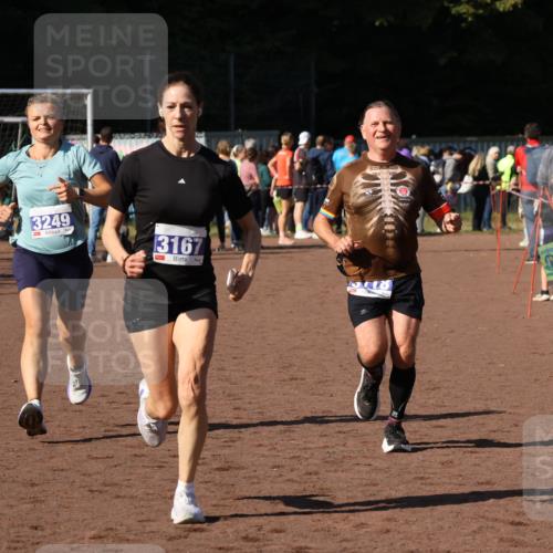27.09.2026 - 35. Volkslauf durch das schöne Alstertal Strokosch-Dieckow http://msf.ph/oto/10583446 27.09.2026 11:25:43 Ziel 1409, 3118, 3167, 3249 meine-sportfotos.de