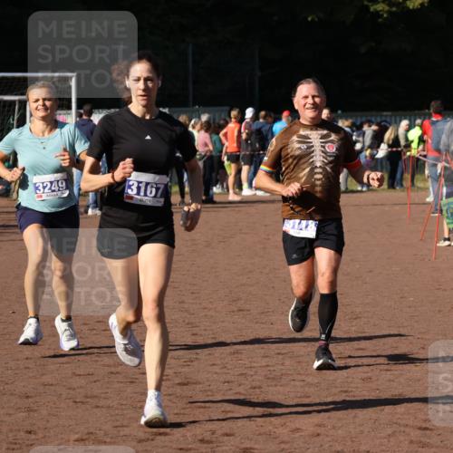 27.09.2026 - 35. Volkslauf durch das schöne Alstertal Strokosch-Dieckow http://msf.ph/oto/10583447 27.09.2026 11:25:42 Ziel 1409, 3118, 3167, 3249 meine-sportfotos.de
