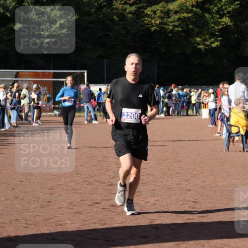 27.09.2026 - 35. Volkslauf durch das schöne Alstertal Strokosch-Dieckow http://msf.ph/oto/10583471 27.09.2026 11:25:23 Ziel 3064, 3200, 3364 meine-sportfotos.de