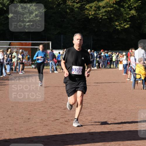 27.09.2026 - 35. Volkslauf durch das schöne Alstertal Strokosch-Dieckow http://msf.ph/oto/10583472 27.09.2026 11:25:23 Ziel 3064, 3200, 3364 meine-sportfotos.de