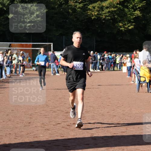 27.09.2026 - 35. Volkslauf durch das schöne Alstertal Strokosch-Dieckow http://msf.ph/oto/10583474 27.09.2026 11:25:23 Ziel 3064, 3200, 3364 meine-sportfotos.de