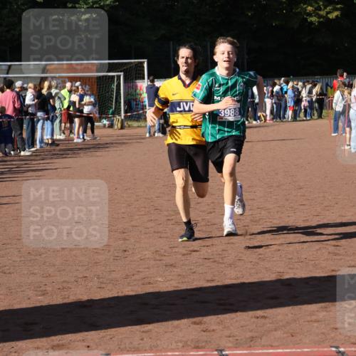 27.09.2026 - 35. Volkslauf durch das schöne Alstertal Strokosch-Dieckow http://msf.ph/oto/10583486 27.09.2026 11:25:05 Ziel 3117, 3292, 3314, 3988 meine-sportfotos.de