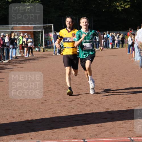 27.09.2026 - 35. Volkslauf durch das schöne Alstertal Strokosch-Dieckow http://msf.ph/oto/10583487 27.09.2026 11:25:04 Ziel 3292, 3314, 3988 meine-sportfotos.de