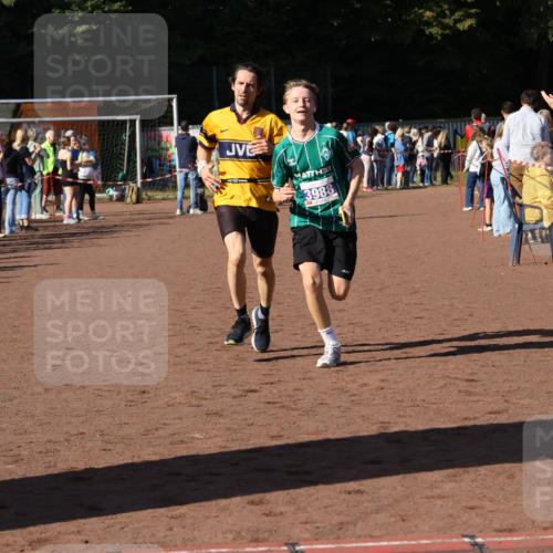 27.09.2026 - 35. Volkslauf durch das schöne Alstertal Strokosch-Dieckow http://msf.ph/oto/10583489 27.09.2026 11:25:04 Ziel 3292, 3314, 3988 meine-sportfotos.de