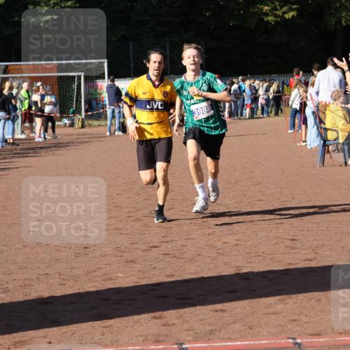 27.09.2026 - 35. Volkslauf durch das schöne Alstertal Strokosch-Dieckow http://msf.ph/oto/10583491 27.09.2026 11:25:04 Ziel 3292, 3314, 3988 meine-sportfotos.de