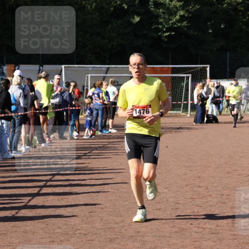 27.09.2026 - 35. Volkslauf durch das schöne Alstertal Strokosch-Dieckow http://msf.ph/oto/10583497 27.09.2026 11:44:16 Ziel 1476, 3113, 3390 meine-sportfotos.de