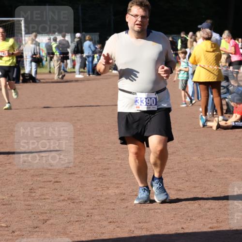 27.09.2026 - 35. Volkslauf durch das schöne Alstertal Strokosch-Dieckow http://msf.ph/oto/10583513 27.09.2026 11:44:11 Ziel 1476, 3113, 3390 meine-sportfotos.de