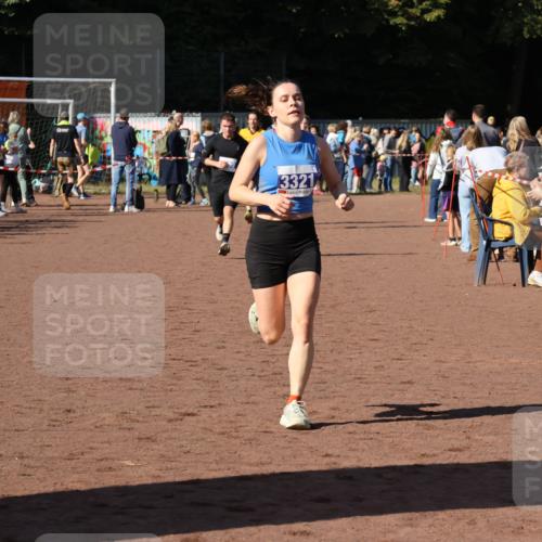 27.09.2026 - 35. Volkslauf durch das schöne Alstertal Strokosch-Dieckow http://msf.ph/oto/10583514 27.09.2026 11:24:57 Ziel 3292, 3321 meine-sportfotos.de