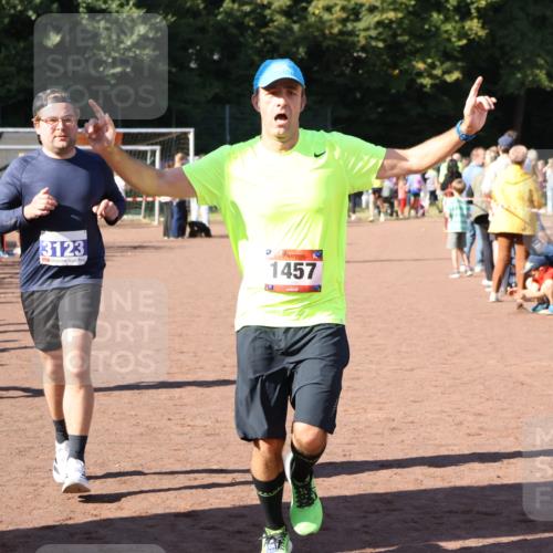 27.09.2026 - 35. Volkslauf durch das schöne Alstertal Strokosch-Dieckow http://msf.ph/oto/10583529 27.09.2026 11:44:02 Ziel 1457, 3123, 3322 meine-sportfotos.de