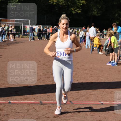 27.09.2026 - 35. Volkslauf durch das schöne Alstertal Strokosch-Dieckow http://msf.ph/oto/10583530 27.09.2026 11:24:46 Ziel 3312, 3340 meine-sportfotos.de