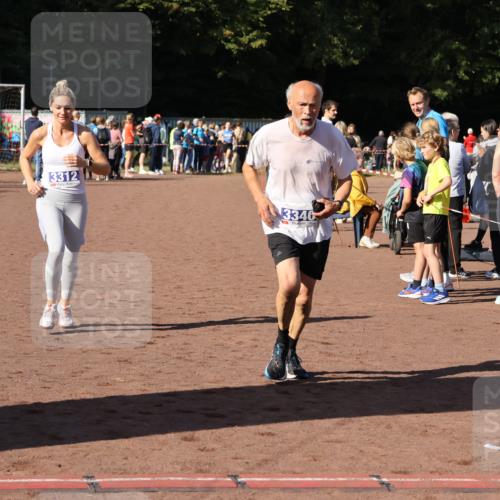 27.09.2026 - 35. Volkslauf durch das schöne Alstertal Strokosch-Dieckow http://msf.ph/oto/10583534 27.09.2026 11:24:43 Ziel 3222, 3312, 3340 meine-sportfotos.de