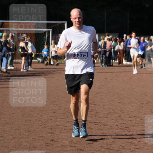 27.09.2026 - 35. Volkslauf durch das schöne Alstertal Strokosch-Dieckow http://msf.ph/oto/10583588 27.09.2026 11:24:17 Ziel 3354, 3355, 3375 meine-sportfotos.de