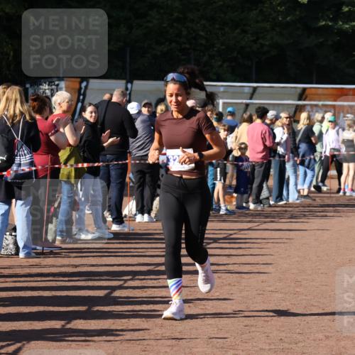 27.09.2026 - 35. Volkslauf durch das schöne Alstertal Strokosch-Dieckow http://msf.ph/oto/10583605 27.09.2026 11:24:09 Ziel 3203, 3221, 3373 meine-sportfotos.de