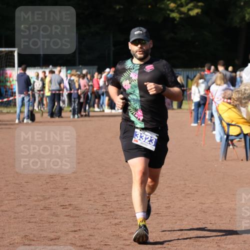 27.09.2026 - 35. Volkslauf durch das schöne Alstertal Strokosch-Dieckow http://msf.ph/oto/10583629 27.09.2026 11:23:55 Ziel 3323 meine-sportfotos.de