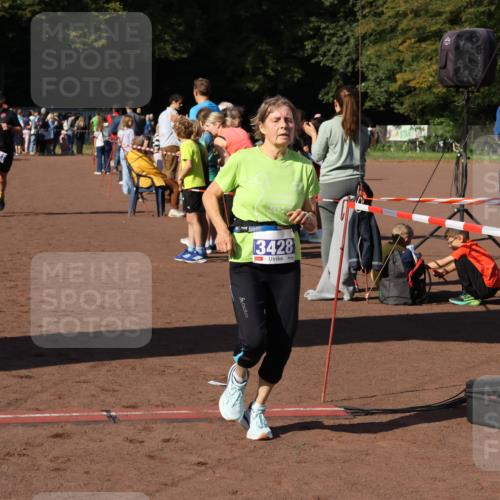 27.09.2026 - 35. Volkslauf durch das schöne Alstertal Strokosch-Dieckow http://msf.ph/oto/10583640 27.09.2026 11:23:51 Ziel 3323, 3428, 3973 meine-sportfotos.de