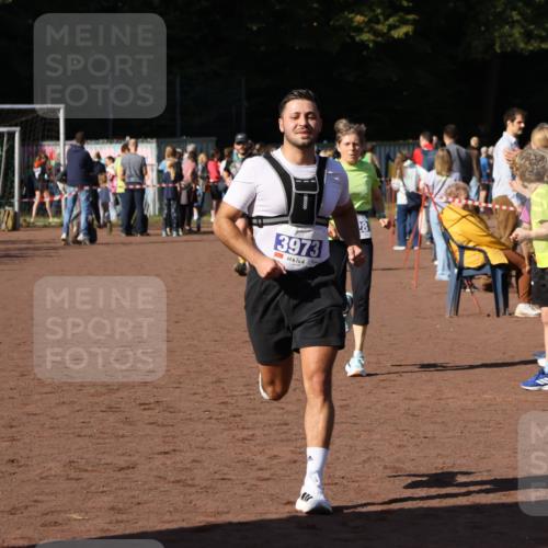 27.09.2026 - 35. Volkslauf durch das schöne Alstertal Strokosch-Dieckow http://msf.ph/oto/10583649 27.09.2026 11:23:48 Ziel 3323, 3428, 3973 meine-sportfotos.de