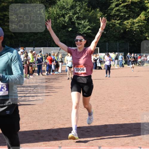 27.09.2026 - 35. Volkslauf durch das schöne Alstertal Strokosch-Dieckow http://msf.ph/oto/10583653 27.09.2026 11:43:15 Ziel 1006, 1452, 3273 meine-sportfotos.de