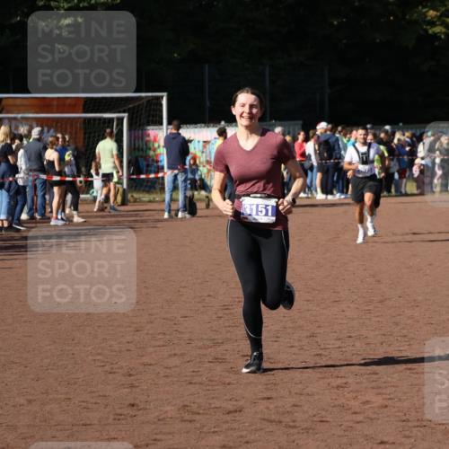 27.09.2026 - 35. Volkslauf durch das schöne Alstertal Strokosch-Dieckow http://msf.ph/oto/10583667 27.09.2026 11:23:42 Ziel 3151, 3428, 3973 meine-sportfotos.de