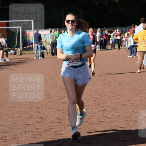 27.09.2026 - 35. Volkslauf durch das schöne Alstertal Strokosch-Dieckow http://msf.ph/oto/10583692 27.09.2026 11:23:30 Ziel 3165, 3251, 3333 meine-sportfotos.de