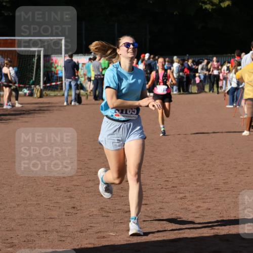 27.09.2026 - 35. Volkslauf durch das schöne Alstertal Strokosch-Dieckow http://msf.ph/oto/10583699 27.09.2026 11:23:30 Ziel 3165, 3251, 3333 meine-sportfotos.de