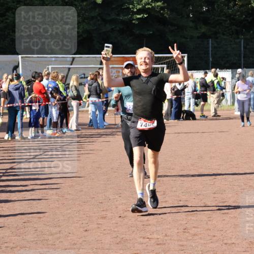 27.09.2026 - 35. Volkslauf durch das schöne Alstertal Strokosch-Dieckow http://msf.ph/oto/10583702 27.09.2026 11:43:11 Ziel 1006, 1452, 3273 meine-sportfotos.de