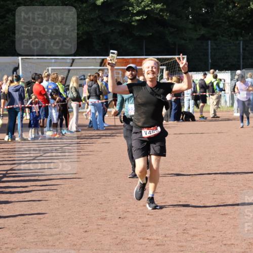 27.09.2026 - 35. Volkslauf durch das schöne Alstertal Strokosch-Dieckow http://msf.ph/oto/10583707 27.09.2026 11:43:10 Ziel 1006, 1452, 3273 meine-sportfotos.de