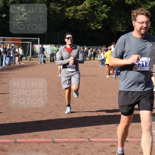 27.09.2026 - 35. Volkslauf durch das schöne Alstertal Strokosch-Dieckow http://msf.ph/oto/10583712 27.09.2026 11:23:26 Ziel 3116, 3165, 3247, 3317, 3333 meine-sportfotos.de
