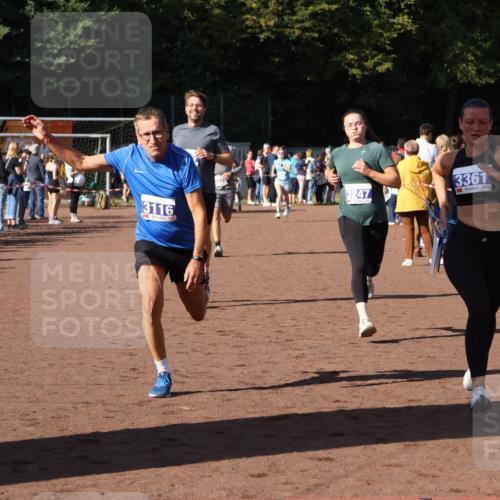 27.09.2026 - 35. Volkslauf durch das schöne Alstertal Strokosch-Dieckow http://msf.ph/oto/10583718 27.09.2026 11:23:21 Ziel 3116, 3247, 3317, 3333, 3344, 3361 meine-sportfotos.de