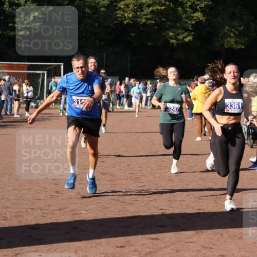 27.09.2026 - 35. Volkslauf durch das schöne Alstertal Strokosch-Dieckow http://msf.ph/oto/10583723 27.09.2026 11:23:21 Ziel 3116, 3247, 3317, 3333, 3344, 3361 meine-sportfotos.de