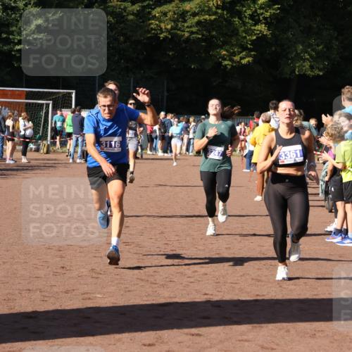 27.09.2026 - 35. Volkslauf durch das schöne Alstertal Strokosch-Dieckow http://msf.ph/oto/10583730 27.09.2026 11:23:21 Ziel 3116, 3247, 3317, 3333, 3344, 3361 meine-sportfotos.de
