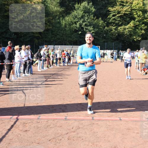 27.09.2026 - 35. Volkslauf durch das schöne Alstertal Strokosch-Dieckow http://msf.ph/oto/10583738 27.09.2026 11:43:01 Ziel 1460, 3018 meine-sportfotos.de