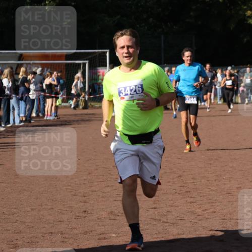 27.09.2026 - 35. Volkslauf durch das schöne Alstertal Strokosch-Dieckow http://msf.ph/oto/10583742 27.09.2026 11:23:11 Ziel 3344, 3426 meine-sportfotos.de