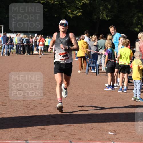 27.09.2026 - 35. Volkslauf durch das schöne Alstertal Strokosch-Dieckow http://msf.ph/oto/10583764 27.09.2026 11:22:53 Ziel 1406, 3185 meine-sportfotos.de