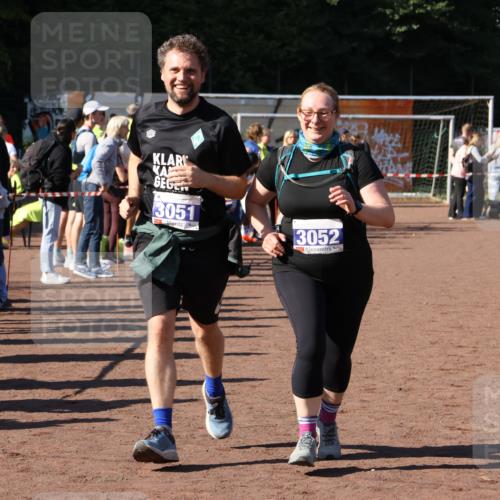 27.09.2026 - 35. Volkslauf durch das schöne Alstertal Strokosch-Dieckow http://msf.ph/oto/10583767 27.09.2026 11:42:52 Ziel 3051, 3052 meine-sportfotos.de