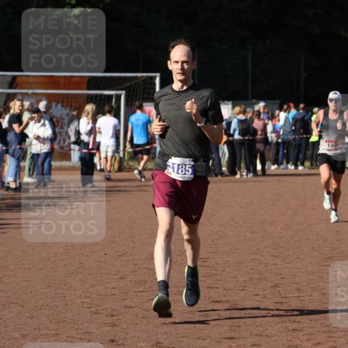27.09.2026 - 35. Volkslauf durch das schöne Alstertal Strokosch-Dieckow http://msf.ph/oto/10583773 27.09.2026 11:22:49 Ziel 1406, 3185 meine-sportfotos.de