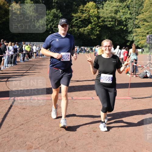 27.09.2026 - 35. Volkslauf durch das schöne Alstertal Strokosch-Dieckow http://msf.ph/oto/10583854 27.09.2026 11:42:27 Ziel 3054, 3055, 3419 meine-sportfotos.de