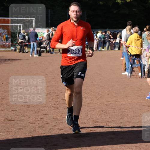 27.09.2026 - 35. Volkslauf durch das schöne Alstertal Strokosch-Dieckow http://msf.ph/oto/10583879 27.09.2026 11:21:35 Ziel 1403, 3993 meine-sportfotos.de