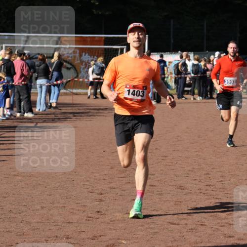 27.09.2026 - 35. Volkslauf durch das schöne Alstertal Strokosch-Dieckow http://msf.ph/oto/10583895 27.09.2026 11:21:32 Ziel 1403, 3993 meine-sportfotos.de