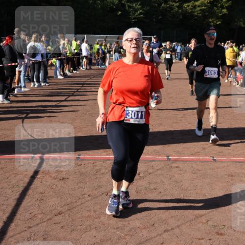 27.09.2026 - 35. Volkslauf durch das schöne Alstertal Strokosch-Dieckow http://msf.ph/oto/10583913 27.09.2026 11:42:19 Ziel 3011, 3054, 3055, 3083, 3084, 3170, 3318, 3352, 3419 meine-sportfotos.de