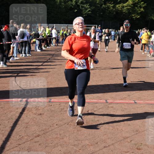 27.09.2026 - 35. Volkslauf durch das schöne Alstertal Strokosch-Dieckow http://msf.ph/oto/10583922 27.09.2026 11:42:19 Ziel 3011, 3054, 3055, 3083, 3084, 3170, 3318, 3352, 3419 meine-sportfotos.de