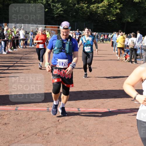 27.09.2026 - 35. Volkslauf durch das schöne Alstertal Strokosch-Dieckow http://msf.ph/oto/10583935 27.09.2026 11:42:16 Ziel 3011, 3083, 3084, 3170, 3318, 3337, 3338, 3352 meine-sportfotos.de