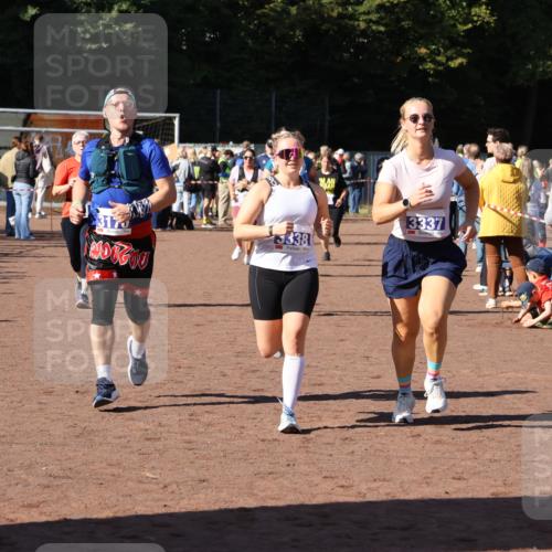 27.09.2026 - 35. Volkslauf durch das schöne Alstertal Strokosch-Dieckow http://msf.ph/oto/10583945 27.09.2026 11:42:13 Ziel 3011, 3083, 3084, 3143, 3170, 3337, 3338, 3352 meine-sportfotos.de