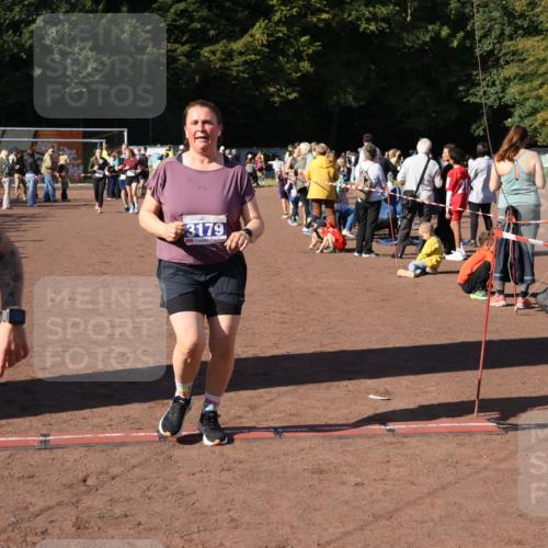 27.09.2026 - 35. Volkslauf durch das schöne Alstertal Strokosch-Dieckow http://msf.ph/oto/10584010 27.09.2026 11:41:05 Ziel 1600, 1746, 3179 meine-sportfotos.de