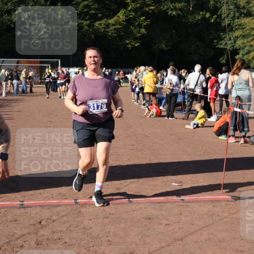 27.09.2026 - 35. Volkslauf durch das schöne Alstertal Strokosch-Dieckow http://msf.ph/oto/10584011 27.09.2026 11:41:05 Ziel 1600, 1746, 3179 meine-sportfotos.de
