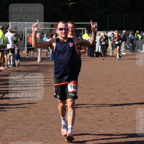27.09.2026 - 35. Volkslauf durch das schöne Alstertal Strokosch-Dieckow http://msf.ph/oto/10584013 27.09.2026 11:41:02 Ziel 1600, 1746, 3179 meine-sportfotos.de