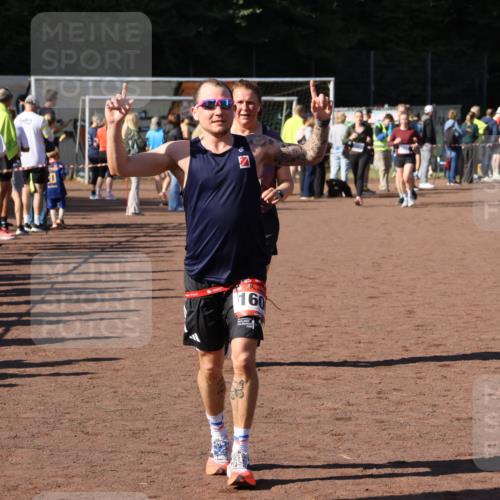 27.09.2026 - 35. Volkslauf durch das schöne Alstertal Strokosch-Dieckow http://msf.ph/oto/10584014 27.09.2026 11:41:02 Ziel 1600, 1746, 3179 meine-sportfotos.de