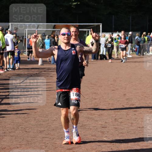 27.09.2026 - 35. Volkslauf durch das schöne Alstertal Strokosch-Dieckow http://msf.ph/oto/10584015 27.09.2026 11:41:02 Ziel 1600, 1746, 3179 meine-sportfotos.de