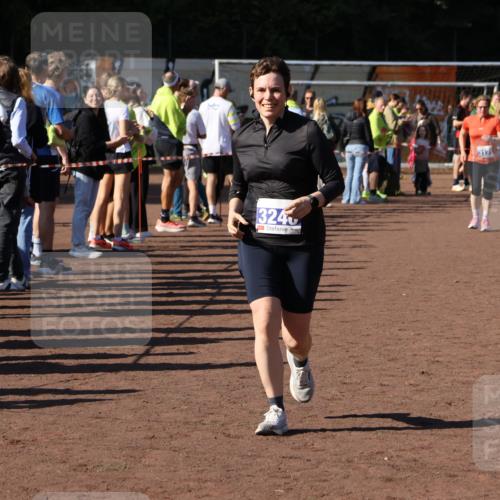 27.09.2026 - 35. Volkslauf durch das schöne Alstertal Strokosch-Dieckow http://msf.ph/oto/10584049 27.09.2026 11:37:57 Ziel 1431, 3104, 3105, 3171, 3240 meine-sportfotos.de
